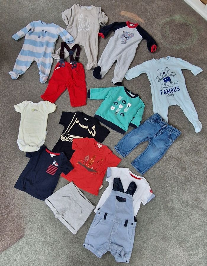 Lot vêtements bébé garçon 9 mois