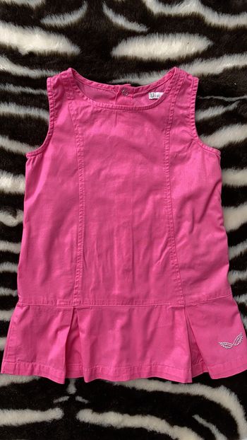 Robe neuve non étiquetée 24 mois