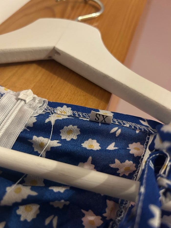 Robe bleu à fleur - photo numéro 2