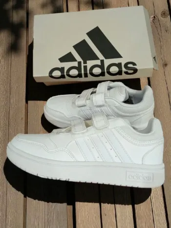 Paire de baskets Adidas blanches mixtes à scratch pointure 34 neuves dans leur boîte