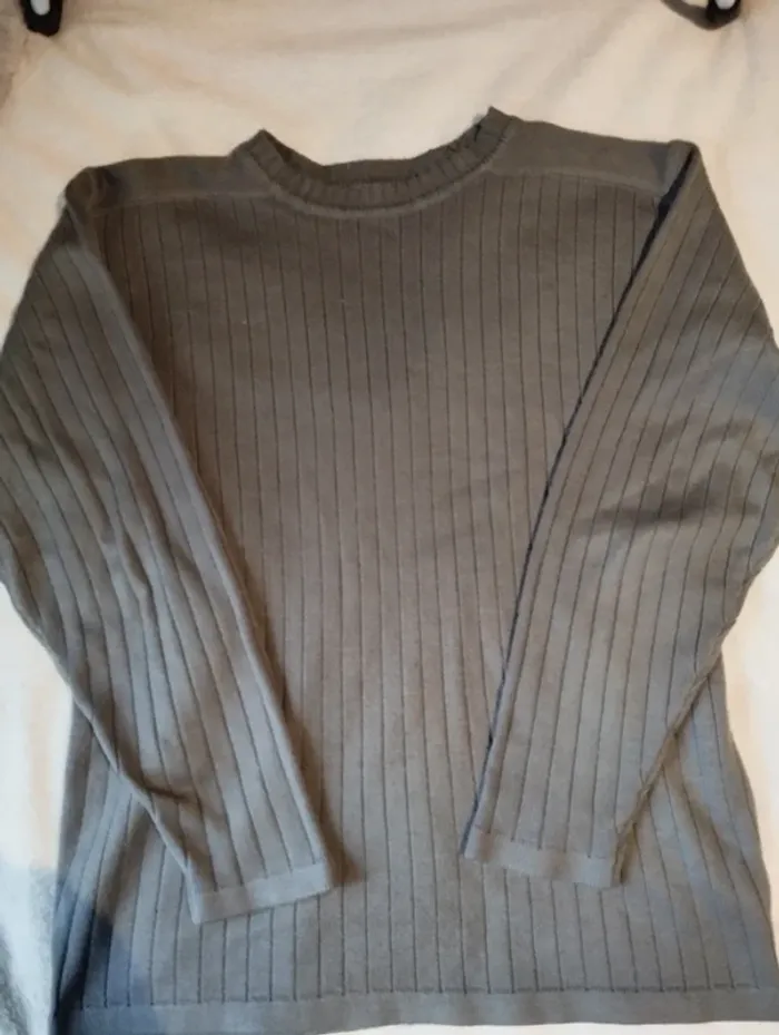Pull gris - photo numéro 2