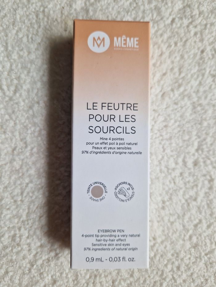 Le feutre pour les sourcils Même