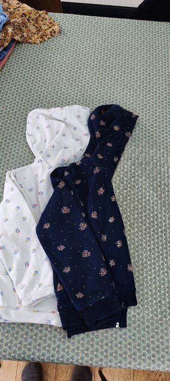 Lot de sweat et pull mi-saison 8 ans