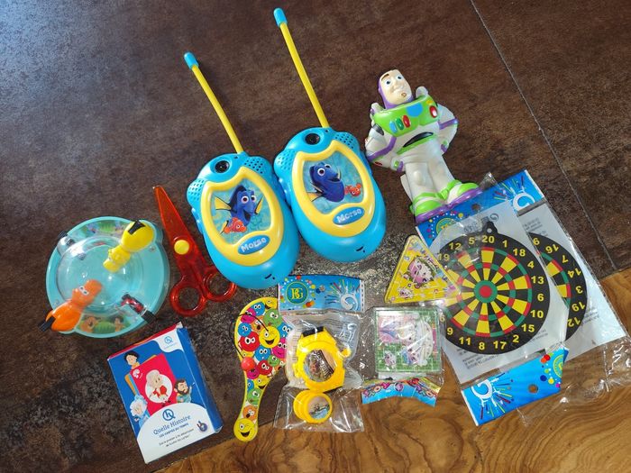 Lot de jouets talkie walkie dory buzz l'éclair
