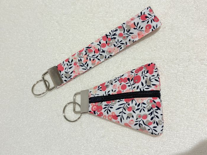 Lot de deux porte-clés fleuris - photo numéro 3