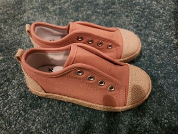 Petites baskets roses