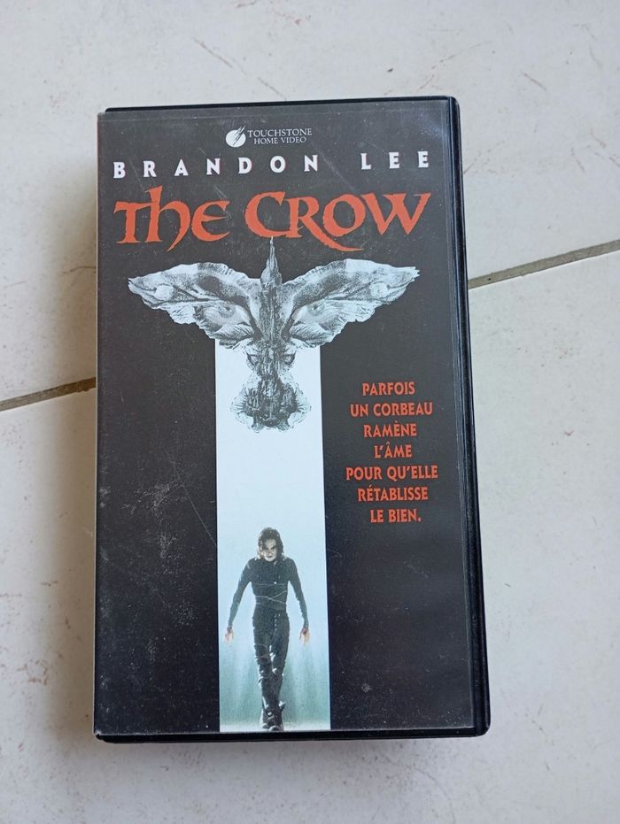 Cassette VHS   film The Crow  avec Brandon Lee