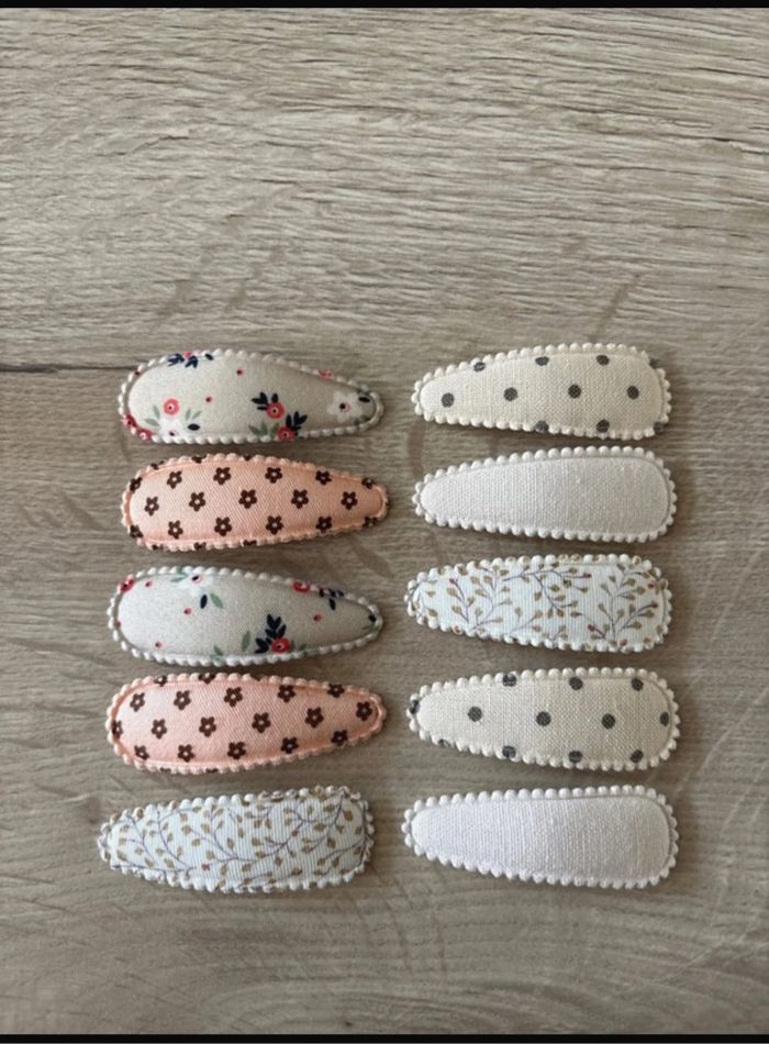 Lot de 10 barrettes à cheveux enfants en tissu fleuri
