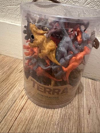Figurines dinosaures