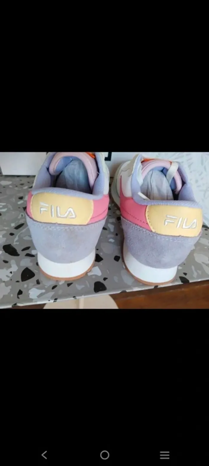 🚨à saisir 🚨 baskets jamais portées de marque Fila en cuir femme pointure 38 - photo numéro 5