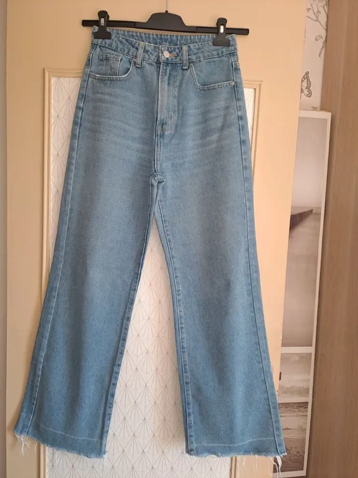 Jean femme jambes larges SHein S tbe ourlets défaits rarement porté