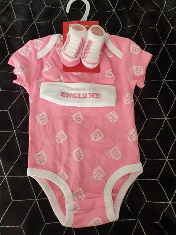 Ensemble 3 pieces  bébé 3/6 mois england