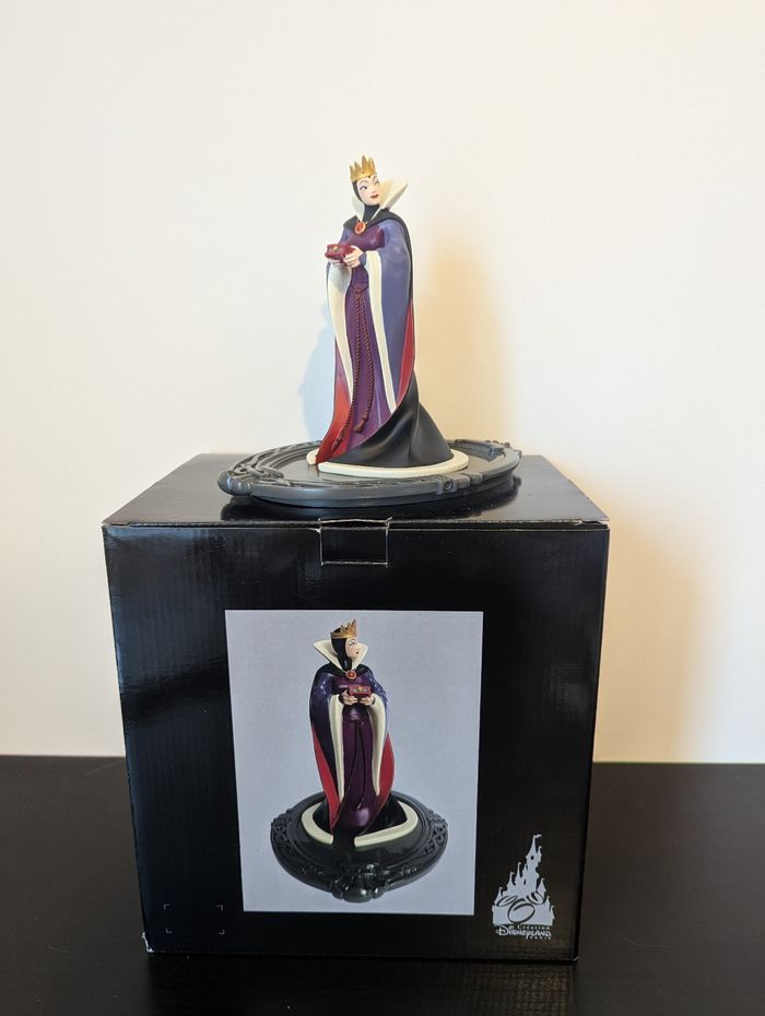 Figurine evil queen la méchante reine de blanche neige Disney - photo numéro 1