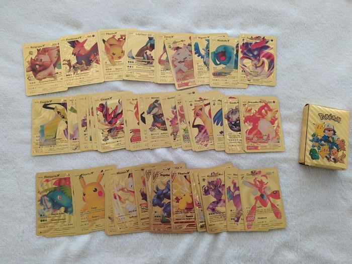 55 cartes Pokémon or avec vmax