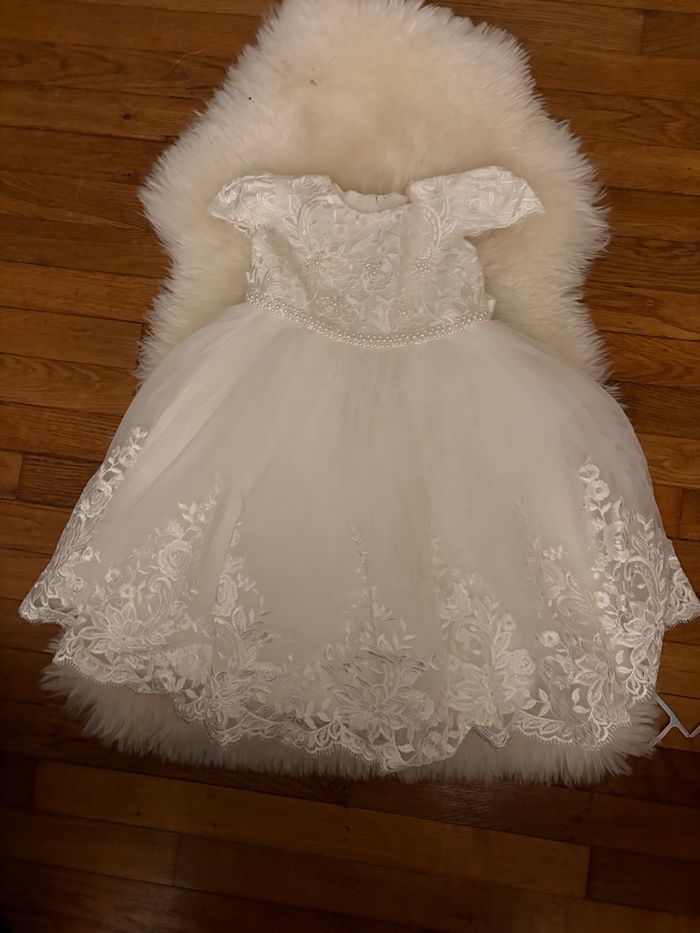 Robe de cérémonie bébé – Blanc ivoire, dentelle brodée & perles  taille 12 mois