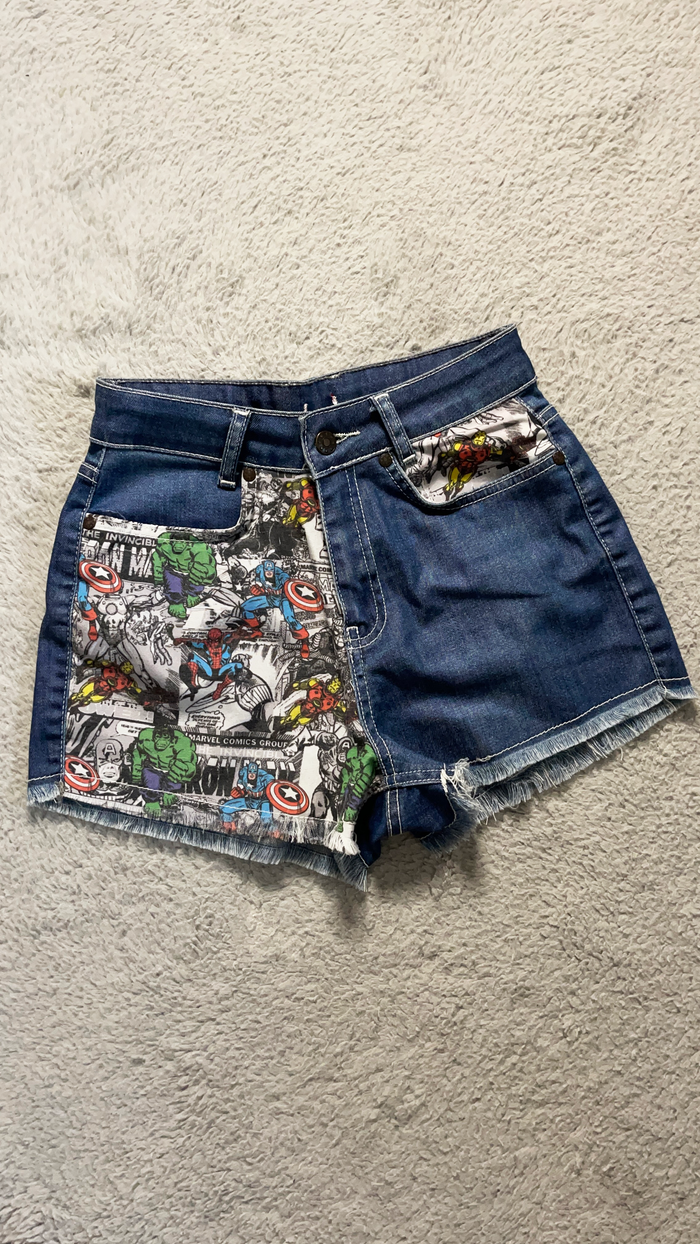 short en jean denim marvel comics taille 8/ 36 - photo numéro 5