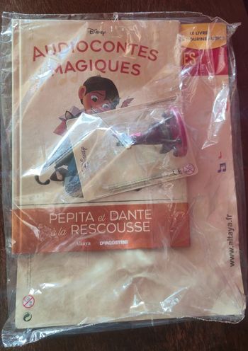 Num125  Livre et figurine collection audiocontes Magiques Altaya édition disney