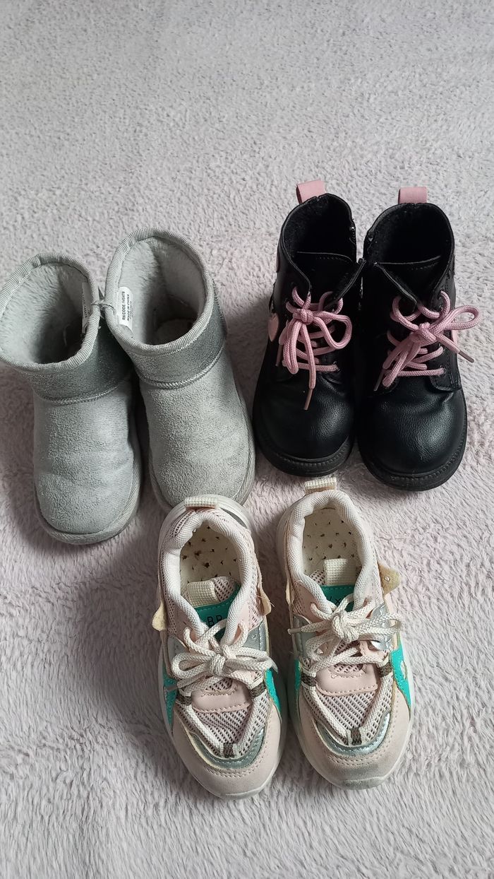 Lot de chaussures peinture 27