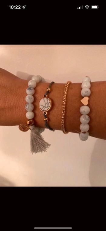 Lot 4 bracelets