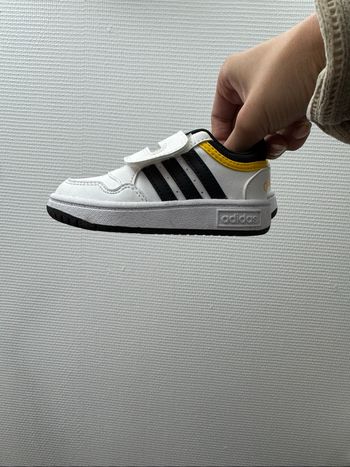 Paire de baskets mixte Adidas
