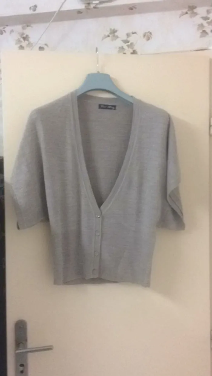 Gilet manches courtes taille S-M neuf