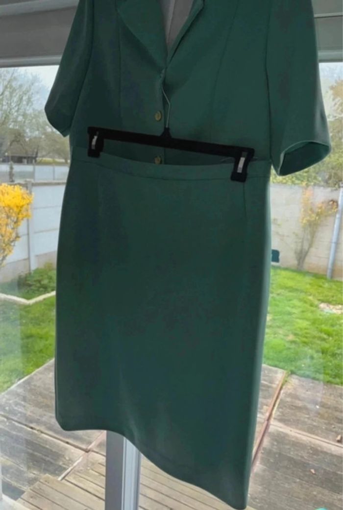 Ensemble tailleur jupe et veste - photo numéro 3