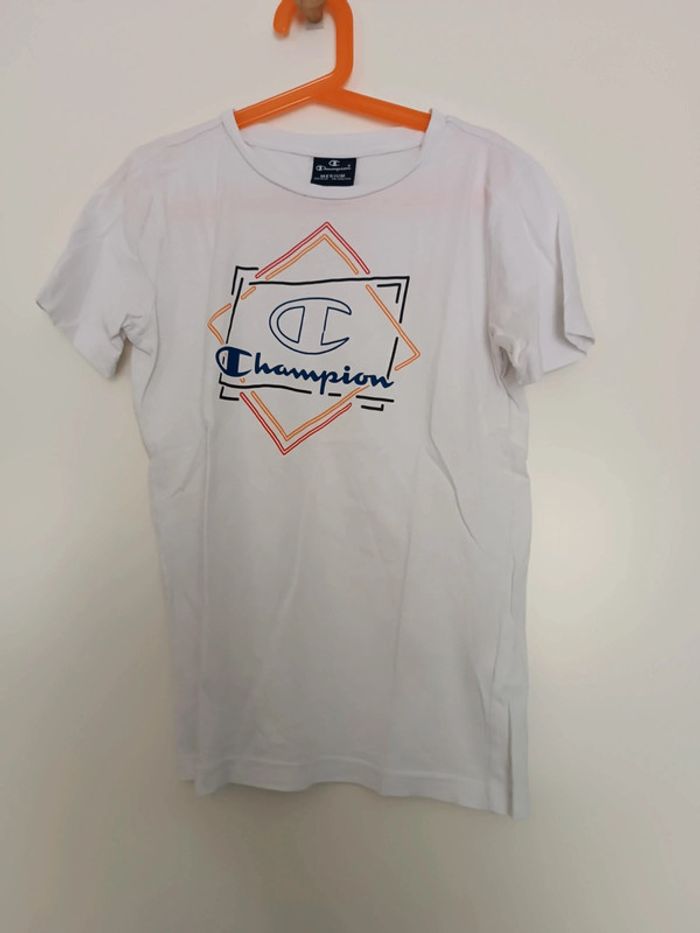Tee-shirt champion