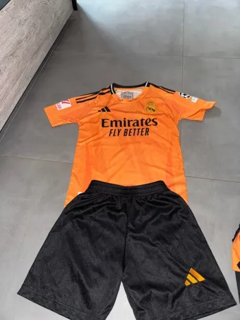 Maillot de foot enfant taille 128