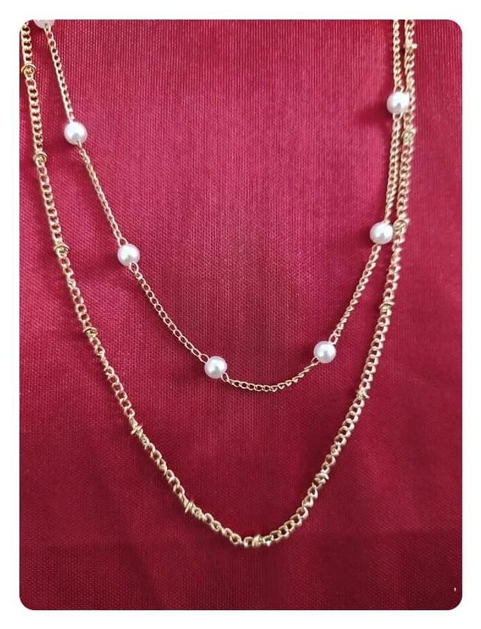 Parure collier chaîne double rang + boucles d'oreilles en métal coloris or et perles blanches - photo numéro 2