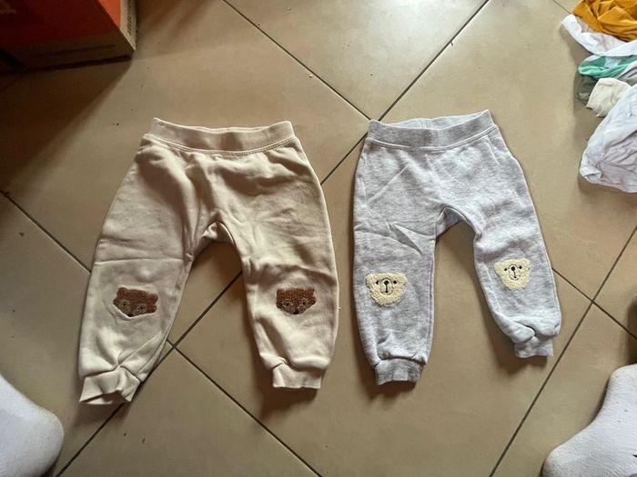 Lot de 2 pantalons taille 74/80 cm