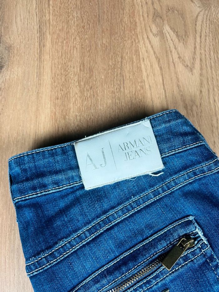 Jean bleu Armani coupe Slim taille w29 - photo numéro 2