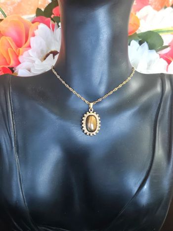 Collier avec pierre œil de tigre