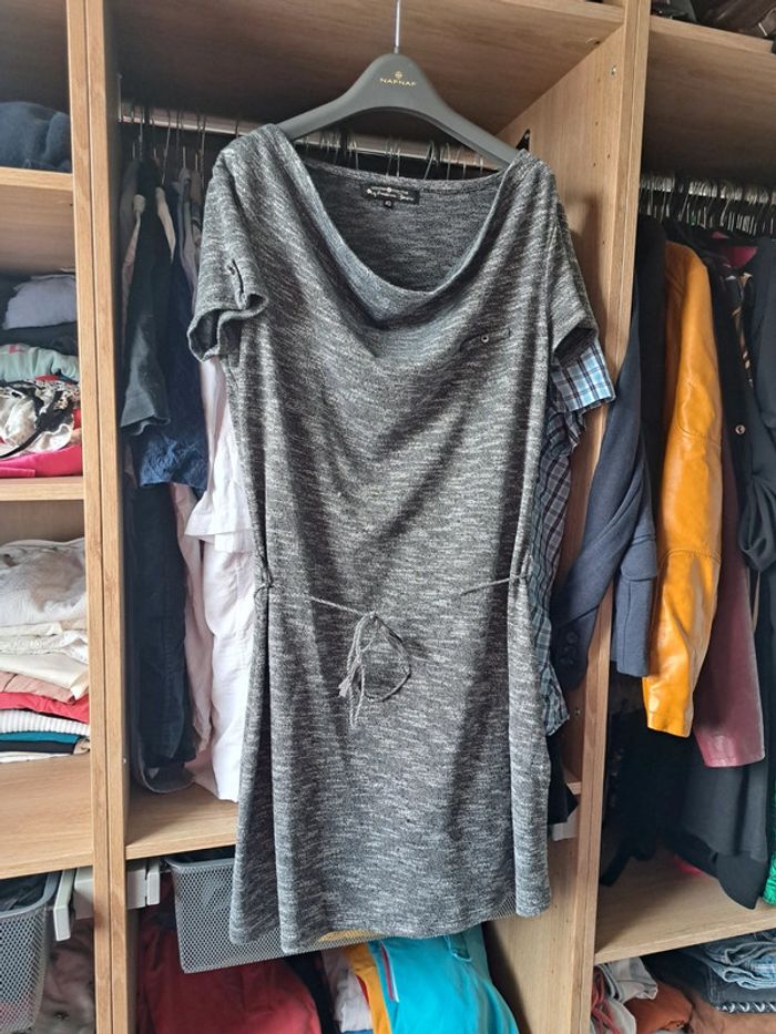 Robe grise