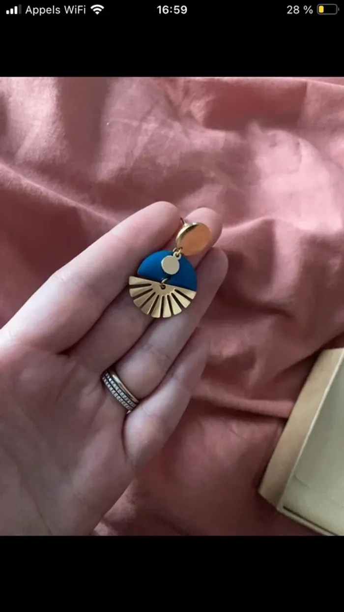 Boucles d’oreilles bleu et dorées - photo numéro 3