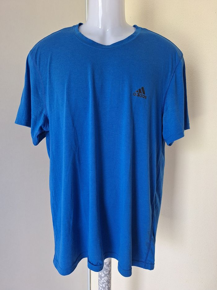 T-shirt taille XL marque Adidas couleur bleu