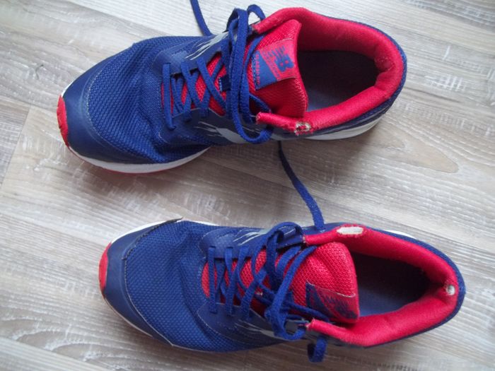 Baskets bleues et rouges New Balance 42 (Ch14) - photo numéro 2