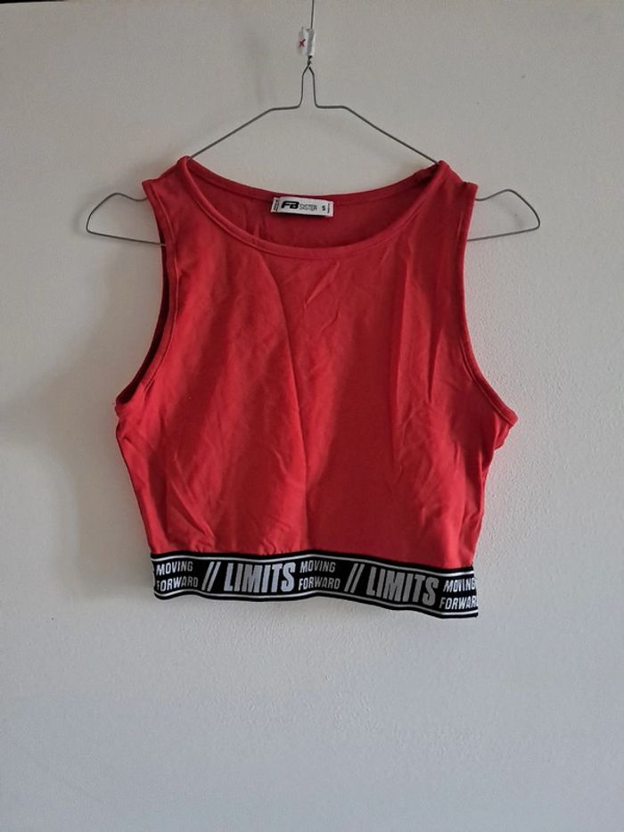 Crop top