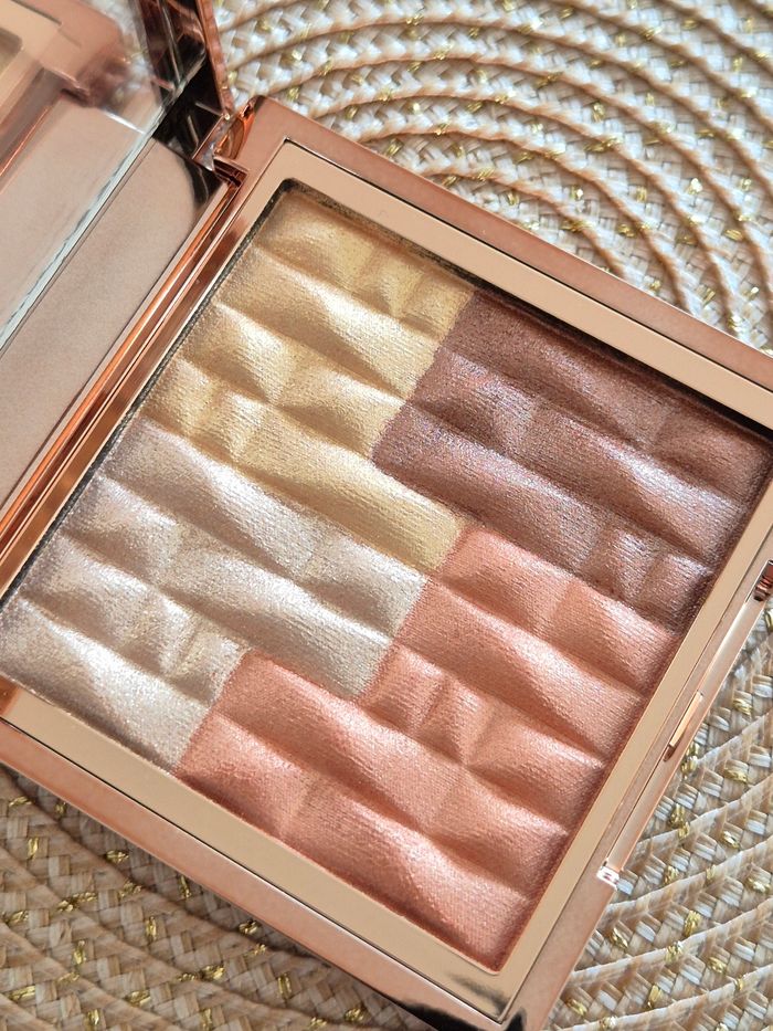 Palette poudre bronzante et illuminateur
