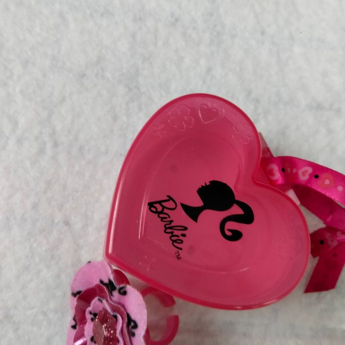 Poupée Barbie avec objet - photo numéro 4