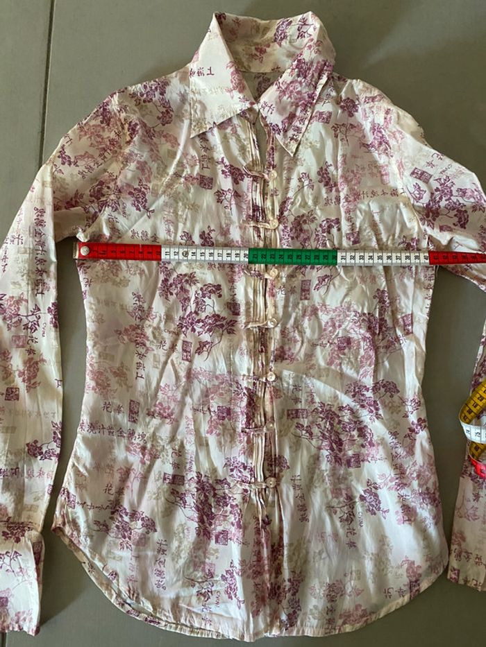 Chemise Mango taille XS/S crème avec motifs chinois fushia fleurs et inscriptions chinoises - photo numéro 15