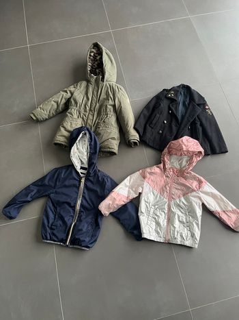 Lot de 4 vestes / manteaux fille 5 ans 