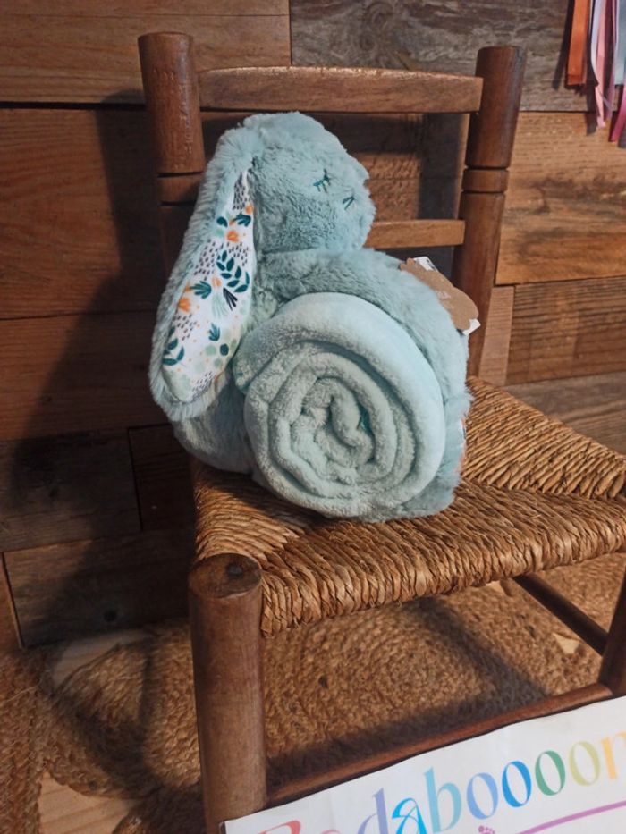 Peluche lapin et plaid Ostaria neuf - photo numéro 3