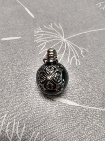 Pendentif noir