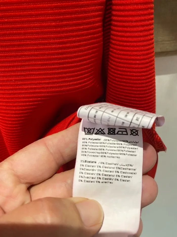 Haut rouge Taille M - photo numéro 6