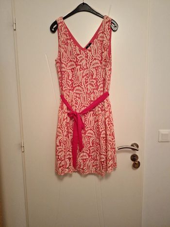 Jolie robe robe style patineuse