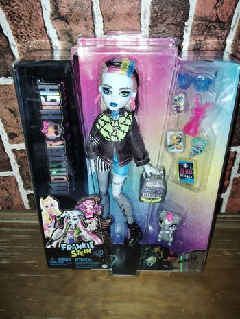 Poupée Monster High Frankie Stein Watzie 