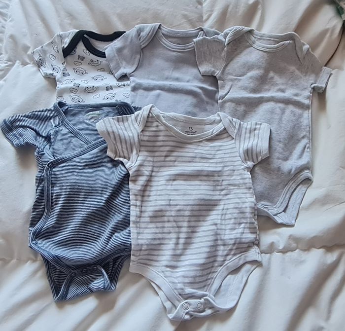 Lot de 17 bodys manches courtes 3 mois - photo numéro 2