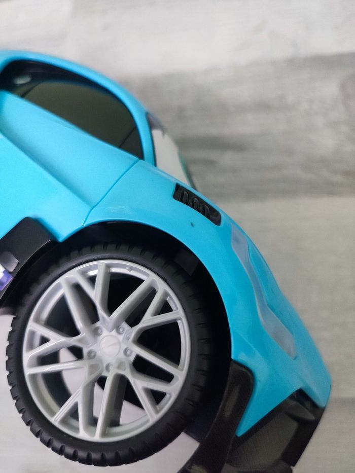 Voiture télécommandée avec volant - photo numéro 9