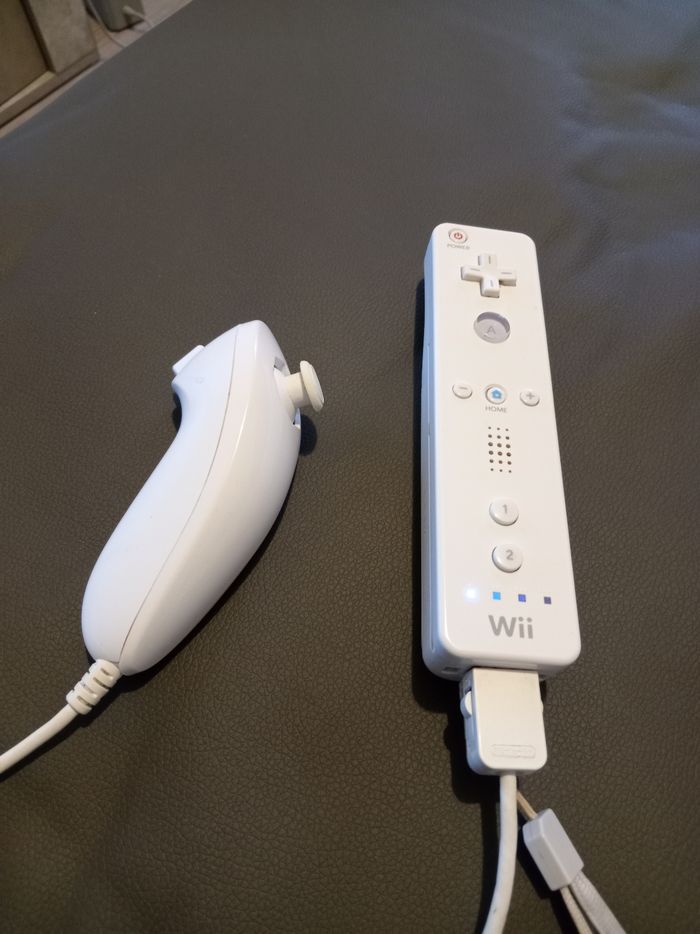 Console wii complète + 3jeux - photo numéro 3