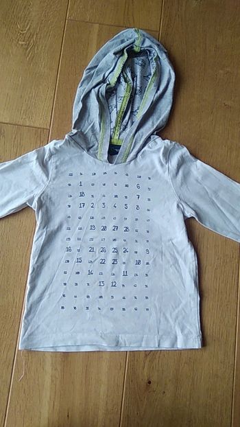 Tee shirt capuche 3 ans